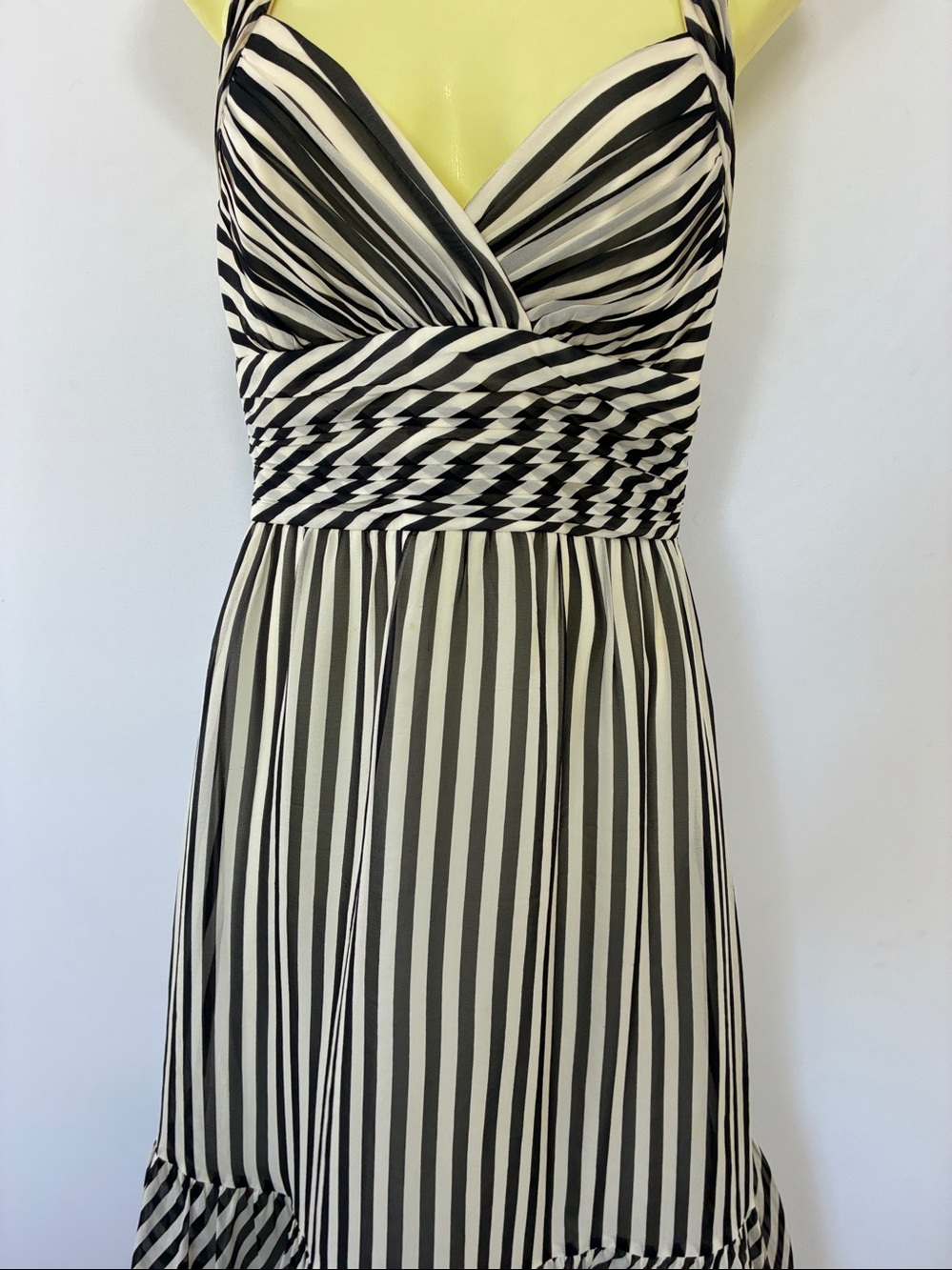 Bcbg Maxazria Y2K Silk Chiffon Halter Dress Like New Vintage Condition Sz6 - Picture 3 of 7
